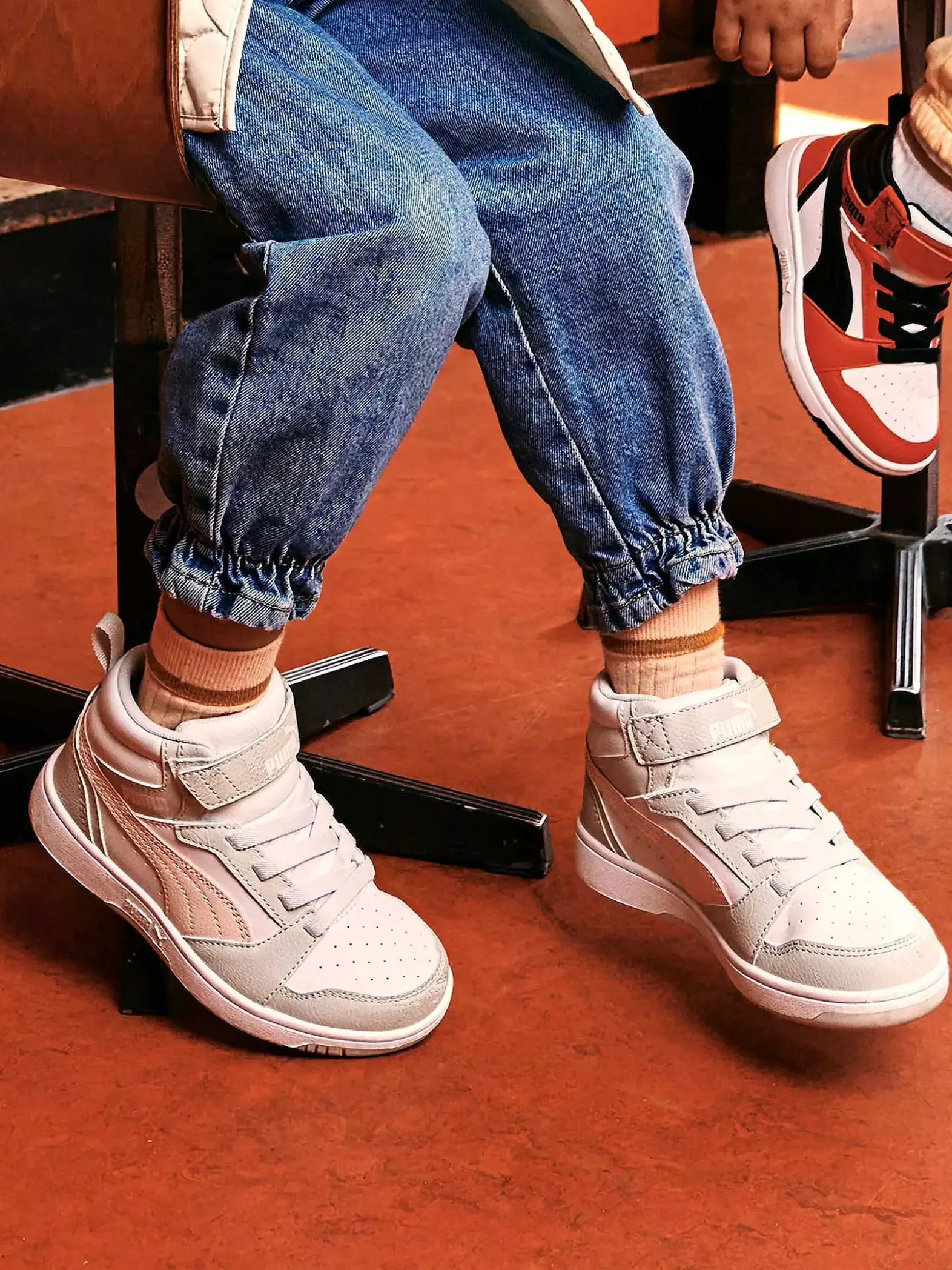 Puma Witte Rebound V6 Mid Ac+ Ps-Kinderen Jongensschoenen
