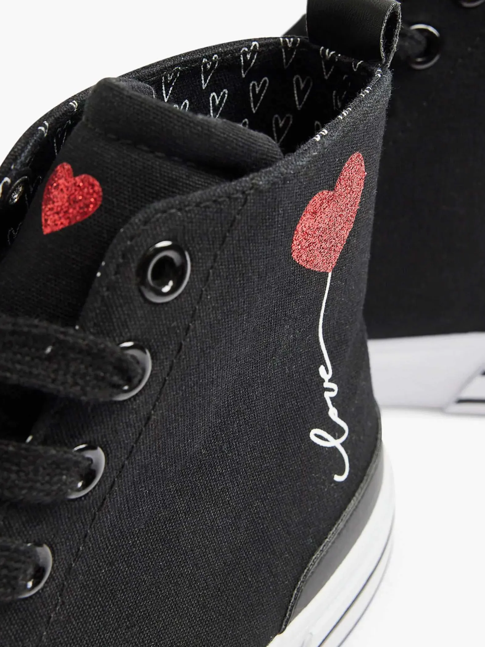 Graceland Zwarte Hoge Canvas Sneaker Hartje-Dames Sneakers